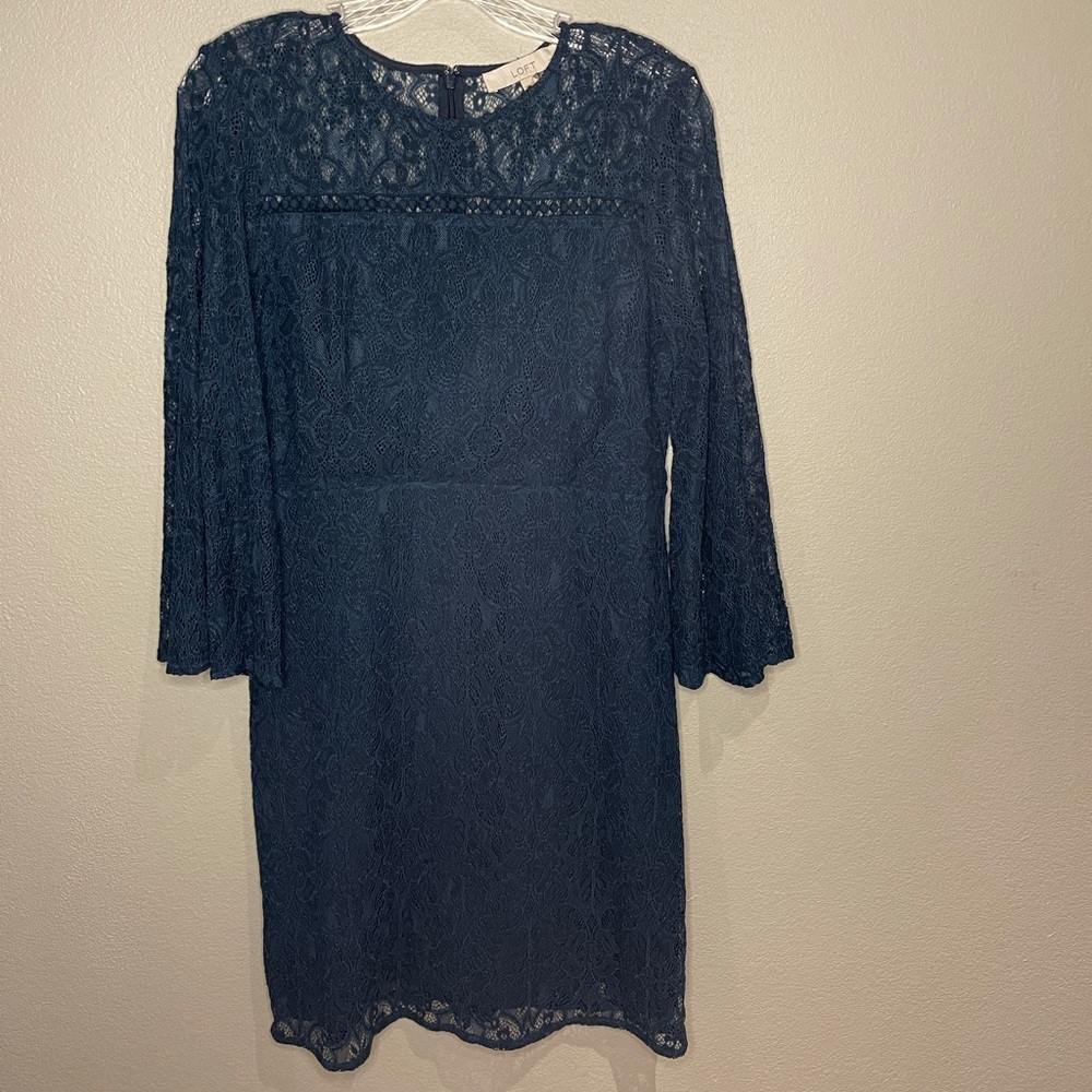 Gorgeous dress from Loft Size Medium Petite, Lace Teal Color Perfect Condition